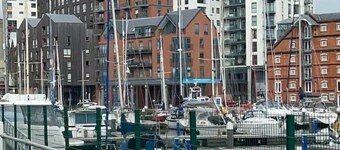 Delightful-Ipswich-4 Bed-SelfCatering-Parking-Wifi