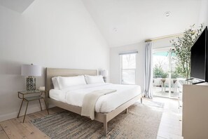 6 bedrooms, desk, WiFi