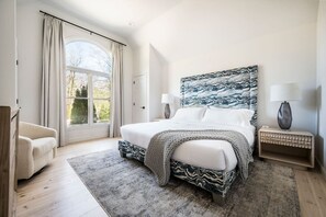 6 slaapkamers, een bureau, wifi