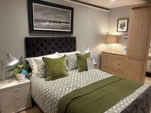 4 Schlafzimmer, Bügeleisen/Bügelbrett, kostenloses WLAN, Bettwäsche