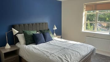 4 soverom, strykejern/-brett, wi-fi (inkludert) og sengetøy