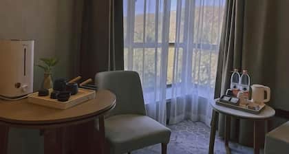 Holiday Inn Altay Golden Bridge