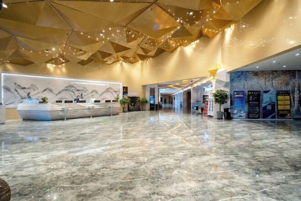 Lobby - Holiday Inn Altay Golden Bridge (Altay City)
