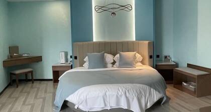 Holiday Inn Altay Golden Bridge