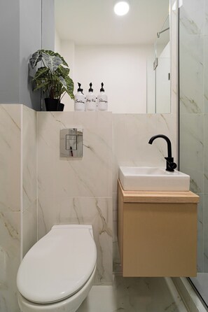 Comfort-Studio, 1 King-Bett und Schlafsofa, Küche | Badezimmer