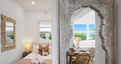 Charming Retreat in Exclusive Glebe Estate