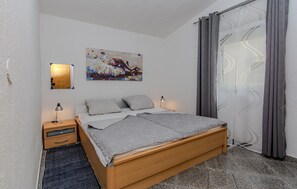 2 camere, culla da viaggio, Wi-Fi gratuito, lenzuola