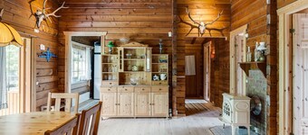 Cozy cottage with proximity to fishing | SE02005