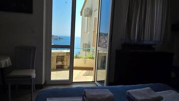 Panoramic Studio, Balcony, Sea View | Free WiFi