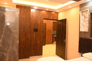 Family Studio Suite, City View - Abhivadya Gange (Varanasi)