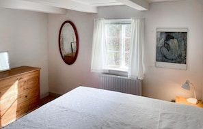 3 bedrooms, iron/ironing board, travel cot, free WiFi