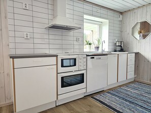 ثلاجة، ميكروويف، فرن، �موقد طهي مسطح