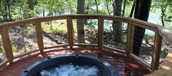 Waterfront Luxury for 5  Private Hot Tub Pet Friendly Retreat
