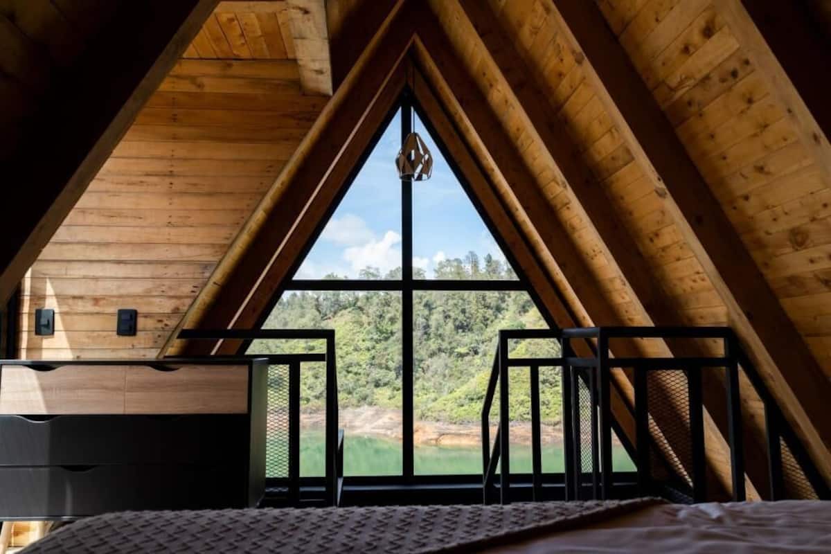 1 bedroom, minibar, free WiFi, bed sheets