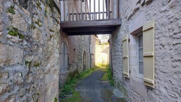 Enceinte de lâhĂ©bergement