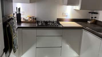 House | Private kitchen | Fridge, microwave, oven, stovetop