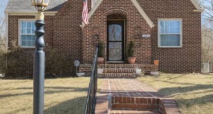 Downtown Farmville-Walk To LW Campus-Walk To Greenfront-Close to Hampden Sydney