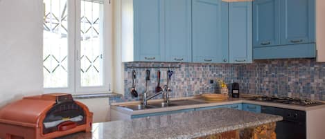 Réfrigérateur, plaque de cuisson, lave-vaisselle