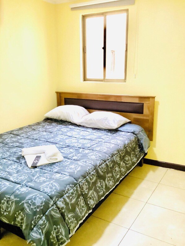 Free WiFi, bed sheets