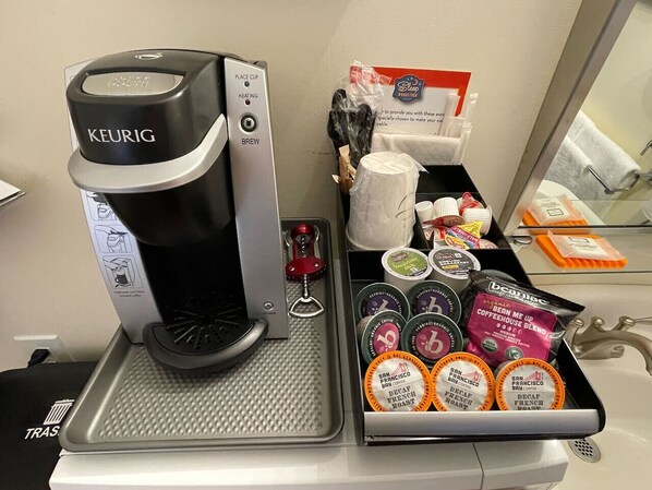 Kaffee und/oder Kaffeemaschine