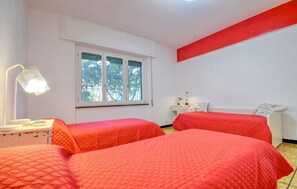 1 bedroom, iron/ironing board, free WiFi