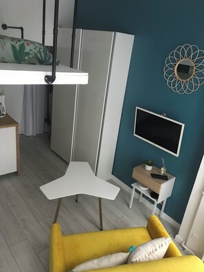 1 habitación, tabla de planchar con plancha, wifi y ropa de cama 