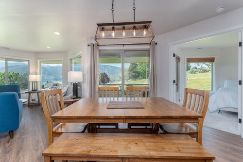 Wapato Point Condo with Resort Amenities! 2bed/2bath, 2nd floor w/washer, unit 616