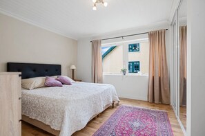 2 室のベッドルーム、WiFi、ベッドシーツ