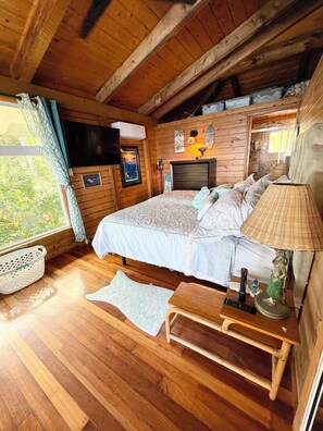 2 bedrooms, desk, free WiFi, bed sheets
