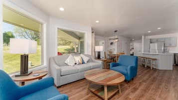 TV, fireplace, DVD player