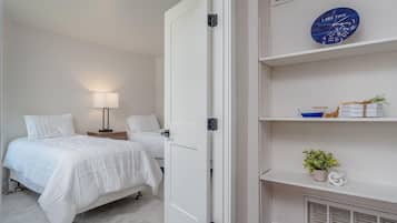 2 bedrooms, WiFi, bed sheets