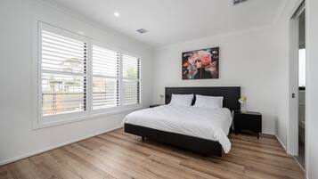 9 bedrooms, iron/ironing board, travel cot, free WiFi