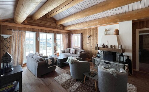 Nice home in Nord-Torpa with sauna