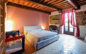 3 Schlafzimmer, Reisekinderbett, kostenloses WLAN, Bettwäsche
