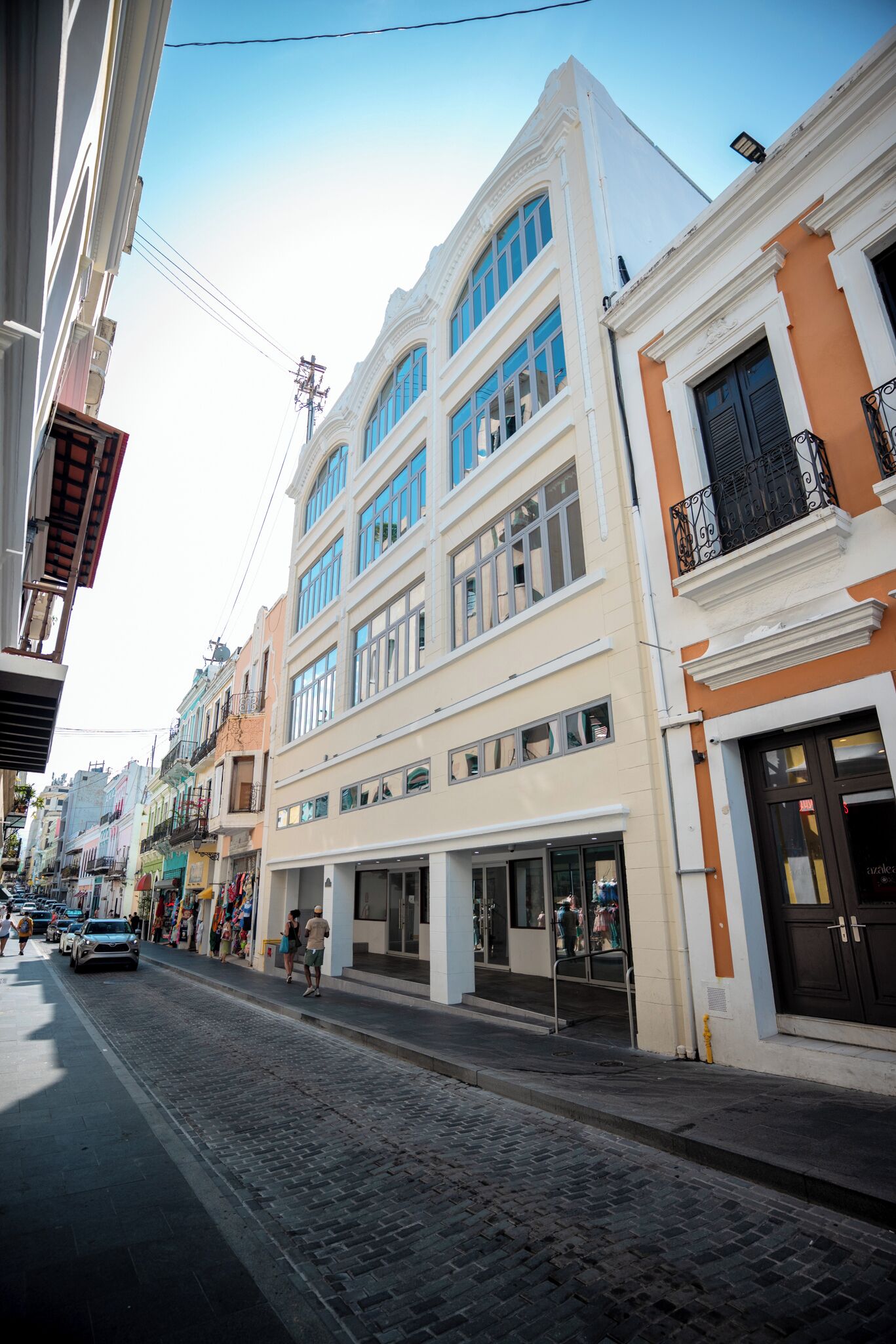 Vista frontal de la propiedad