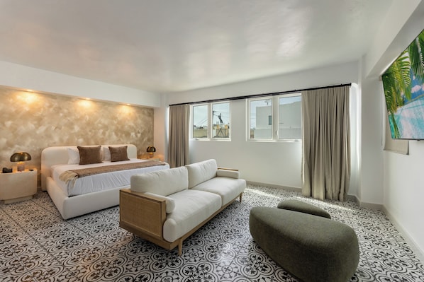 Signature-Suite, 1 King-Bett, Nichtraucher | 1 Schlafzimmer, hochwertige Bettwaren, Betten mit Memory-Foam-Matratzen