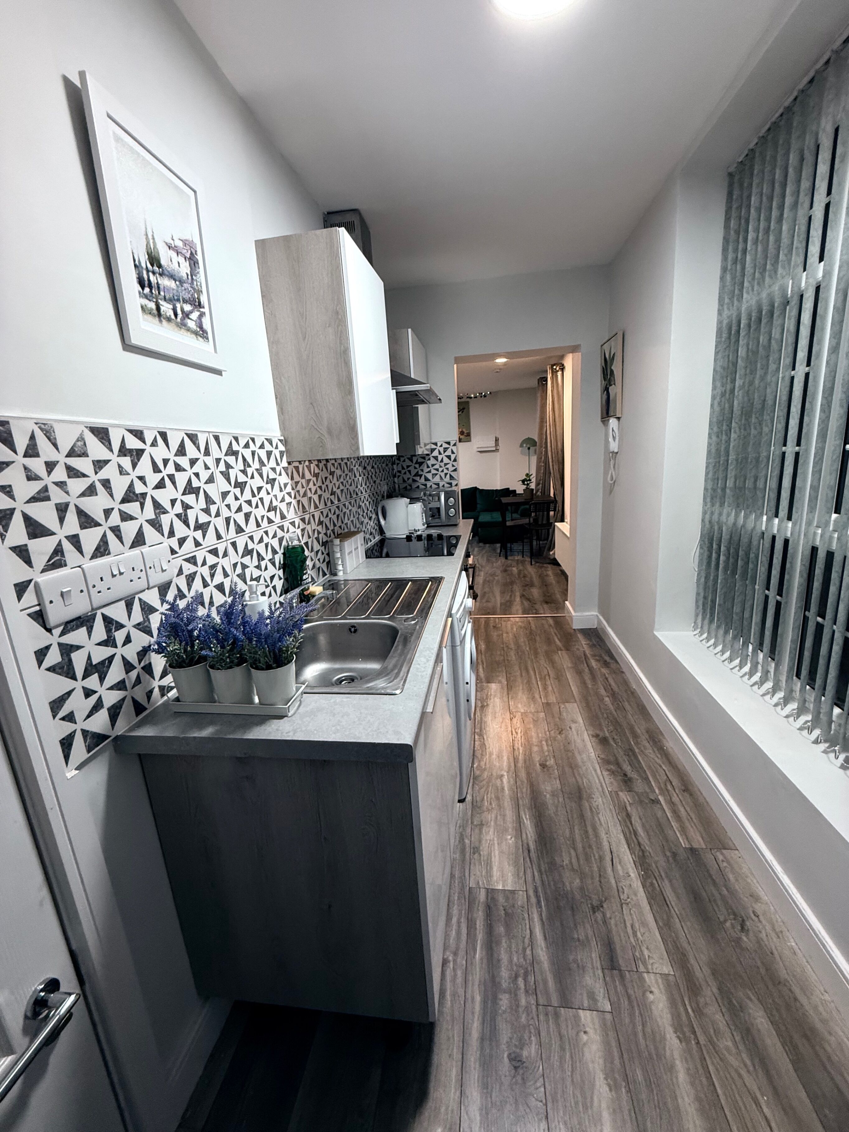 Apartment | Private kitchen | Fridge, microwave, oven, stovetop