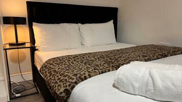 1 quarto, Wi-Fi de cortesia, roupa de cama