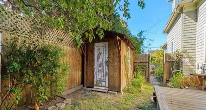 Historic Charm- 4 bedroom house in wonderful Fortuna with hot tub