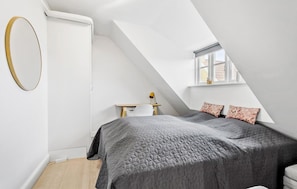 3 chambres, fer et planche à repasser, lit parapluie, Wi-Fi gratuit