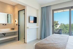 2 habitaciones, tabla de planchar con plancha y cuna de viaje