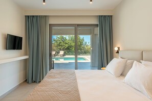 2 habitaciones, tabla de planchar con plancha y cuna de viaje 