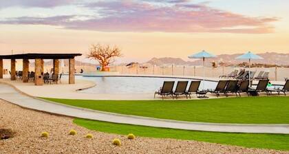 Spacious Cabo Retreat • Pool, Garden, Gym • Near Beach • Sleeps 8 • Free Parking