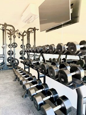 Fitness facility - Spacious Cabo Retreat • Pool, Garden, Gym • Near Beach • Sleeps 8 • Free Parking (El Tezal)