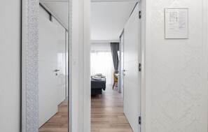 2 bedrooms, iron/ironing board, travel cot, free WiFi