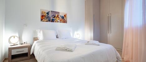 1 camera, Wi-Fi, lenzuola