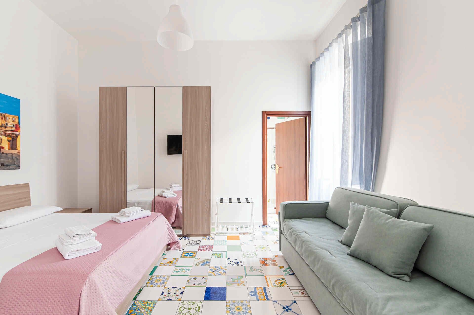 Superior-Apartment, Nichtraucher, eigenes Bad | Daunenbettdecken, Betten mit Memory-Foam-Matratzen, Zimmersafe