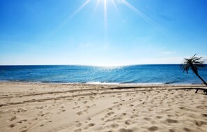 Beach - 4 bedroom cozy home in Palau-Del-Vidre (Palau-Del-Vidre)