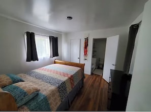 Desk, iron/ironing board, free WiFi, bed sheets