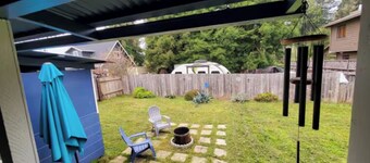 Humboldt Blue, centrally located with a fenced yard/pet friendly.